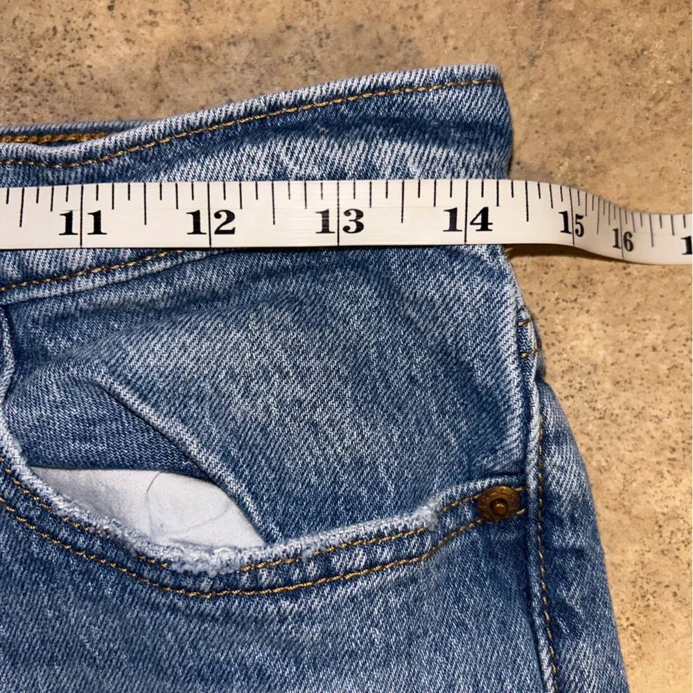 Levi’s Jeans - premium “wedgie straight” distressed medium blue button fly - Picture 11 of 13